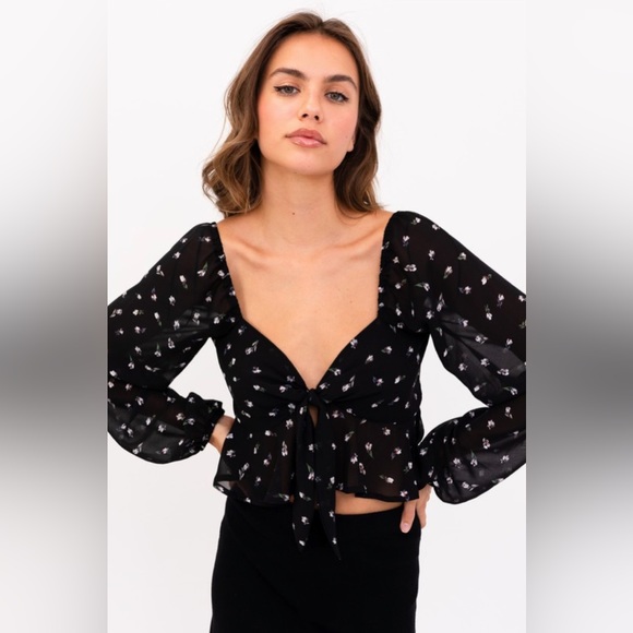 Sweetheart Neckline Floral Blouse Front Tie- Black / White Floral - Picture 1 of 13